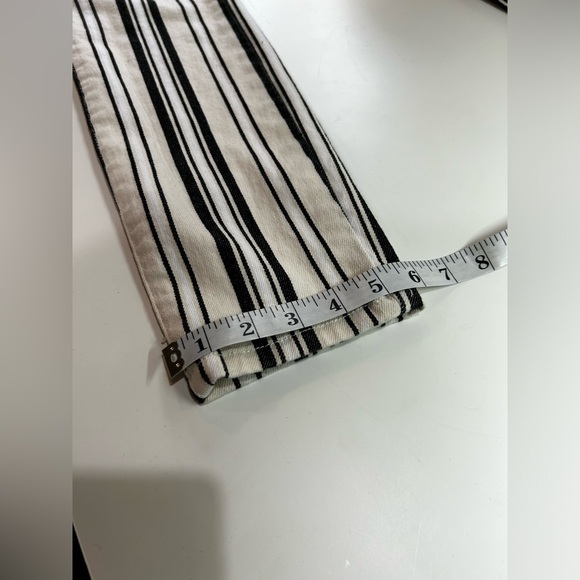 Club Monaco black, cream & white cropped jeans. Size 2 - Picture 5 of 8